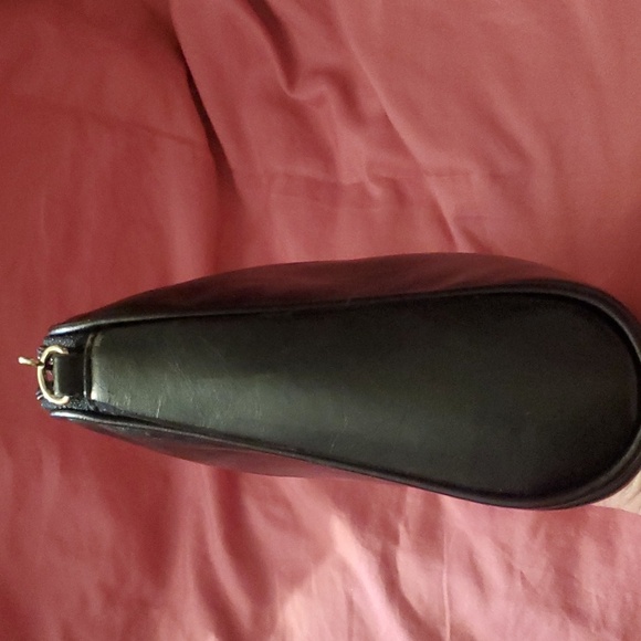 Crossbody Designed Bag - Picture 6 of 16